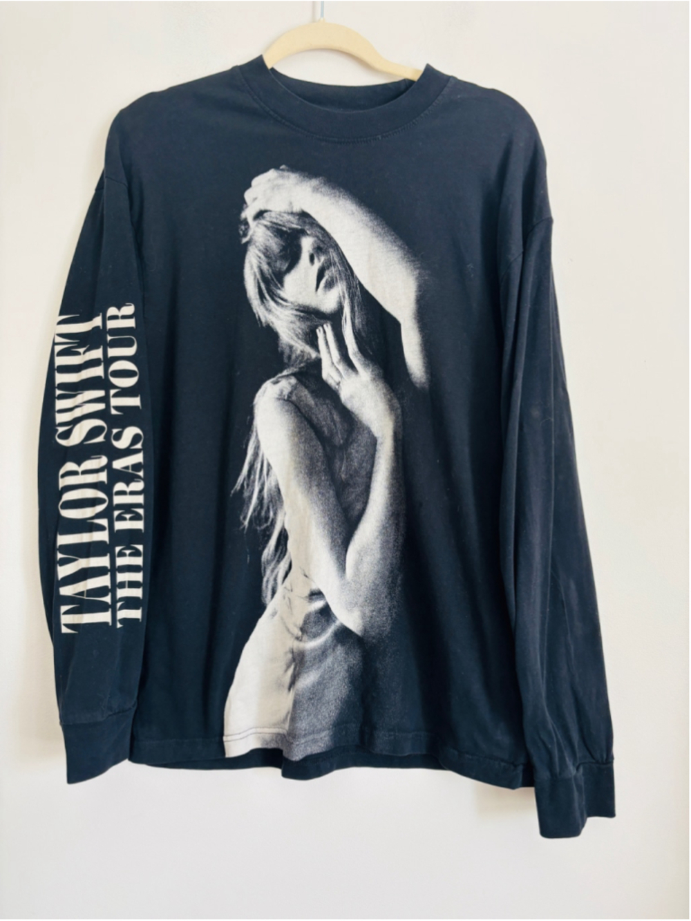 Taylor Swift The Eras Tour Long Sleeve Tee Black White Size M Concert Swiftie
